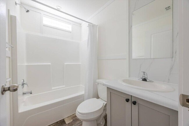 Building Photo - 326 Smith Rd