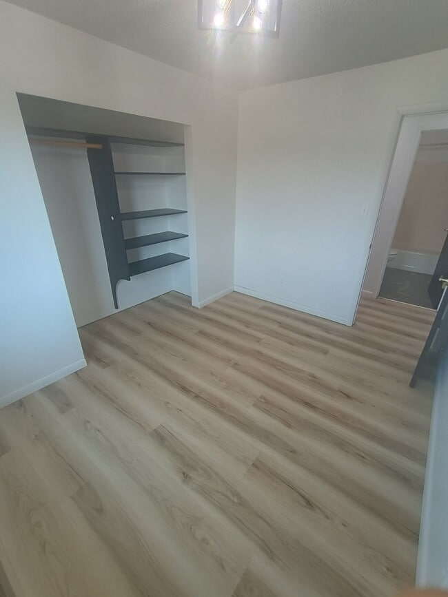 Building Photo - 2765 Bandera Dr