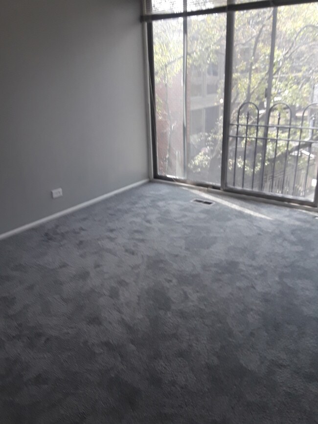 One of the two bedrooms - 2012 N Larrabee St