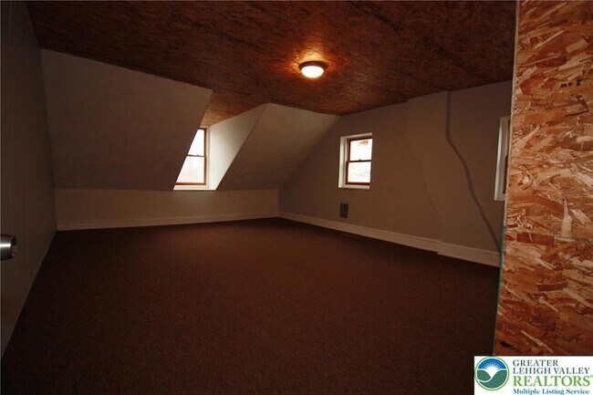 Building Photo - 513 Cattell St