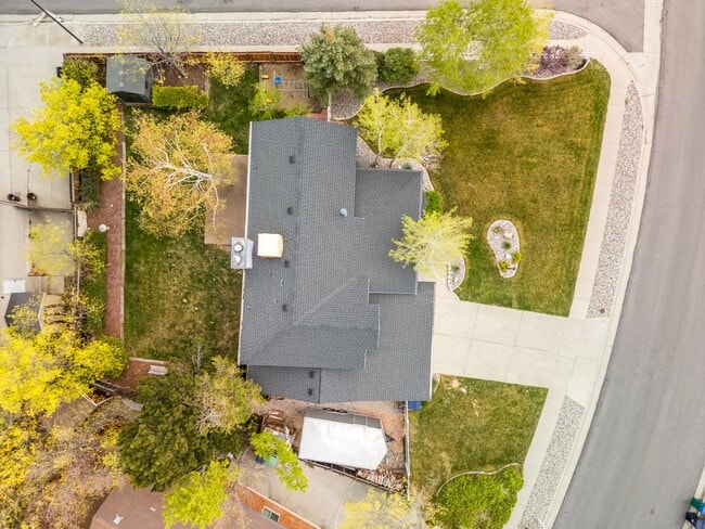 Building Photo - Spacious 5-Bedroom Home for Rent in Sandy, UT