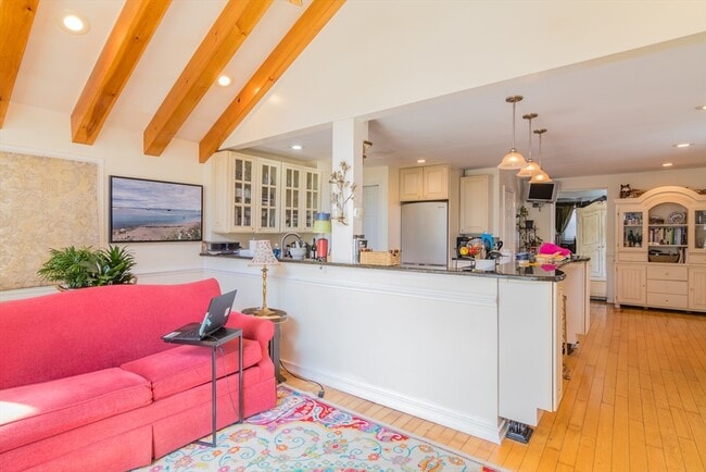 Building Photo - 313 High St