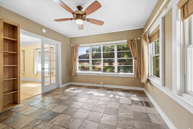 Building Photo - 255 Grant St