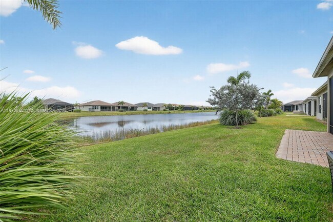 Building Photo - 13455 SW River Rock Rd