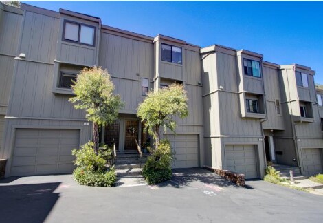 Building Photo - 844 Reichert Ave