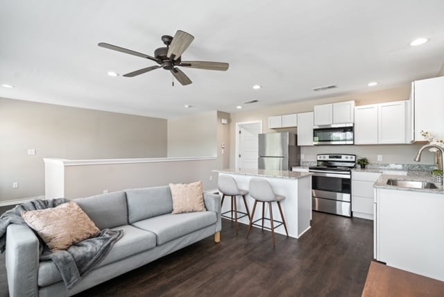 Building Photo - 3425-3425 Brooke Pl