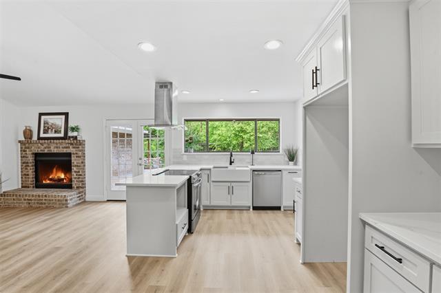 Building Photo - 300 Hidden Valley Dr