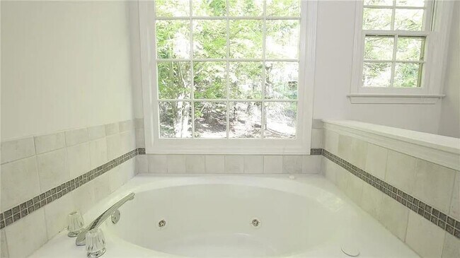 Building Photo - 5055 Mallory Ct