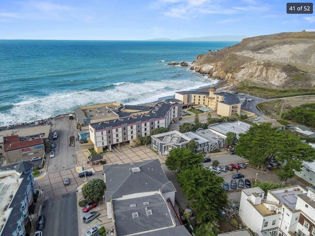 Building Photo - The Gem of Pacifica