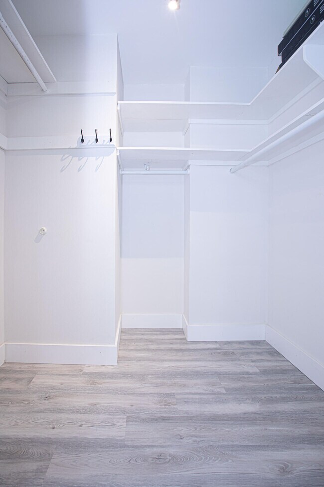 Building Photo - 18021 Biscayne Blvd