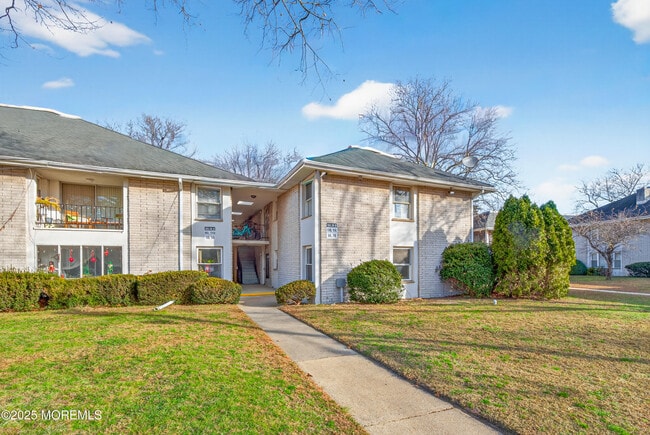 Building Photo - 2137 8th Ave