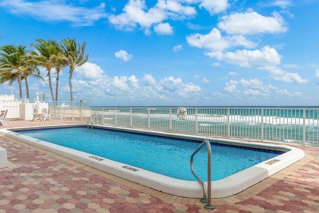 Building Photo - 3580 S Ocean Blvd