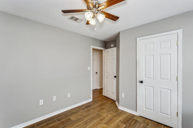 Building Photo - 2208 Seascale Ct