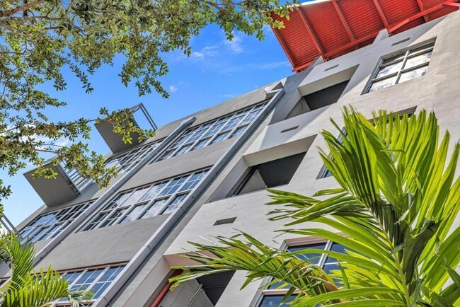 Building Photo - 425 N Andrews Ave