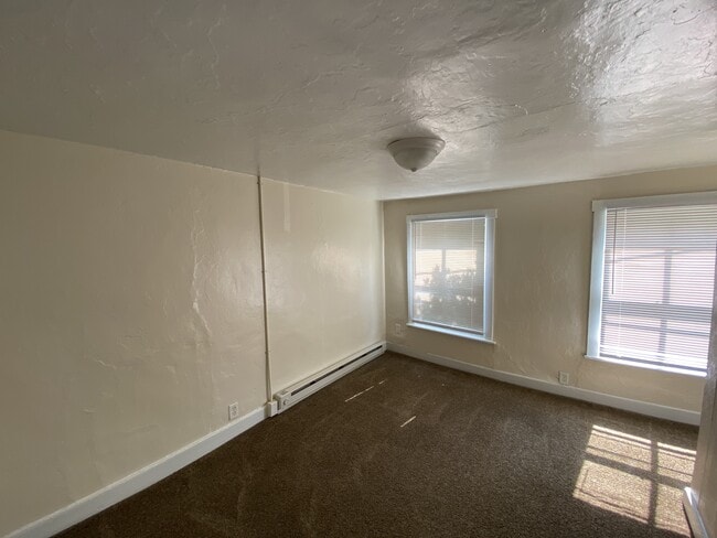 Building Photo - 229 S Washington St