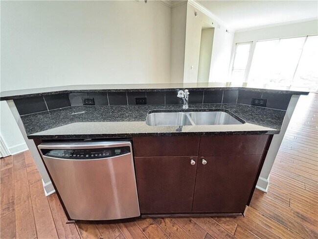 Building Photo - 2950 Mt Wilkinson Pkwy SE