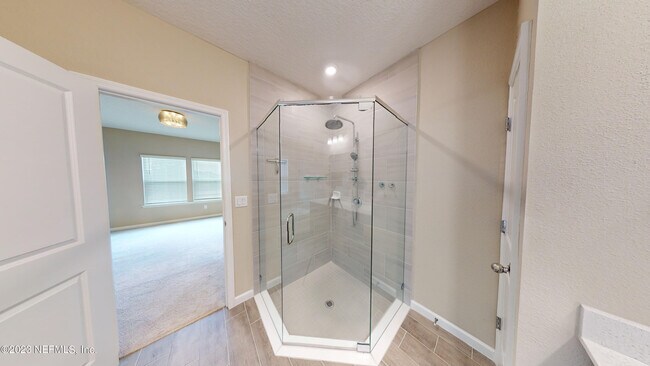 Building Photo - 3965 Cloverdale Ct