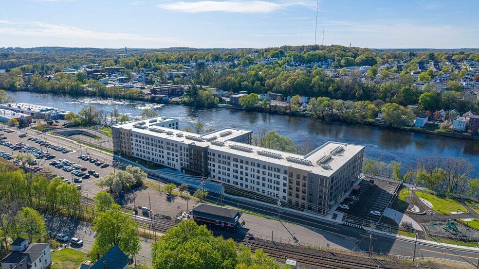 Building Photo - 39 Railroad Ave