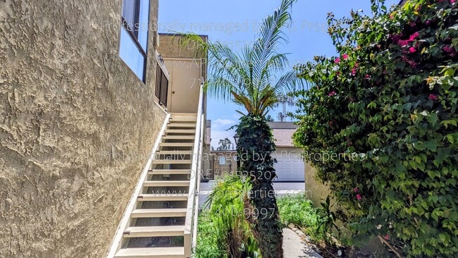 Building Photo - 5477 Twin Lakes Dr