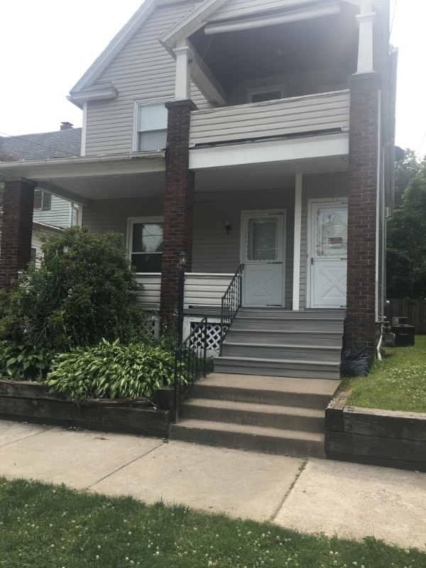 Building Photo - 820 Cranberry St
