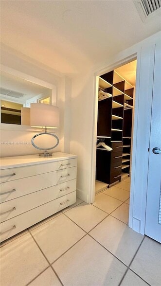 Building Photo - 5161 Collins Ave