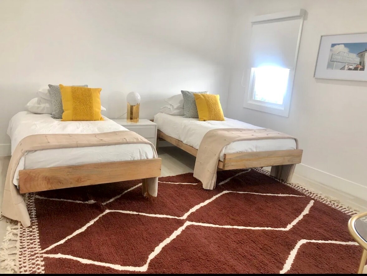 Building Photo - 11516 La Maida St