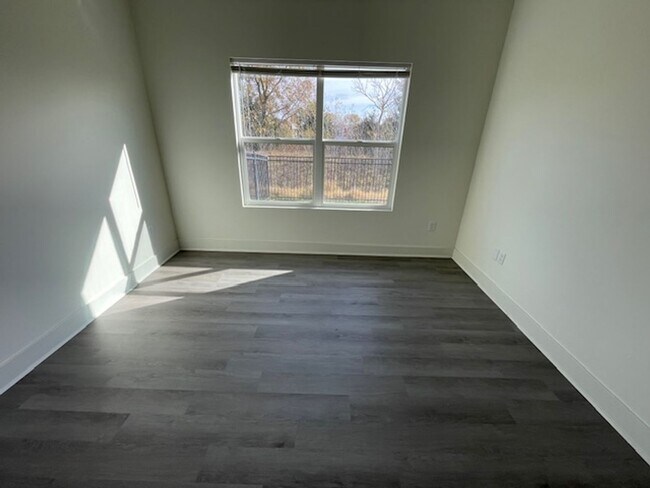 Building Photo - 5140/42 Chase Cir