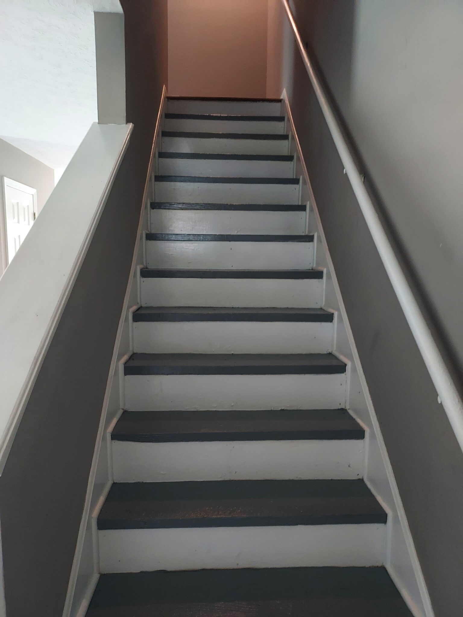 Stairs to 2nd floor - 1216 Lipps Ln