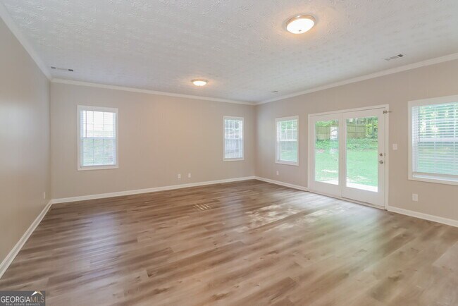 Building Photo - 220 Chesterfield Ct