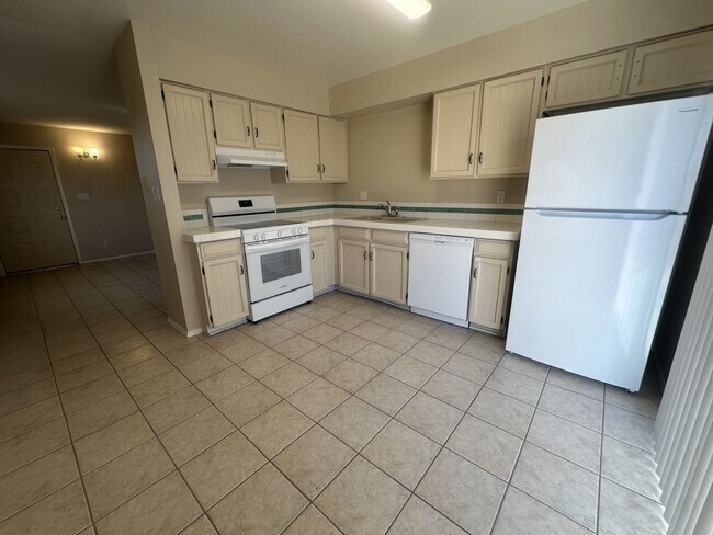 Building Photo - 1349 E Palmdale Dr