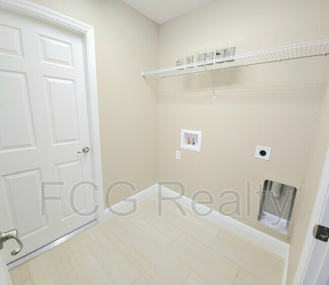 Building Photo - 7794 N Keystone Dr