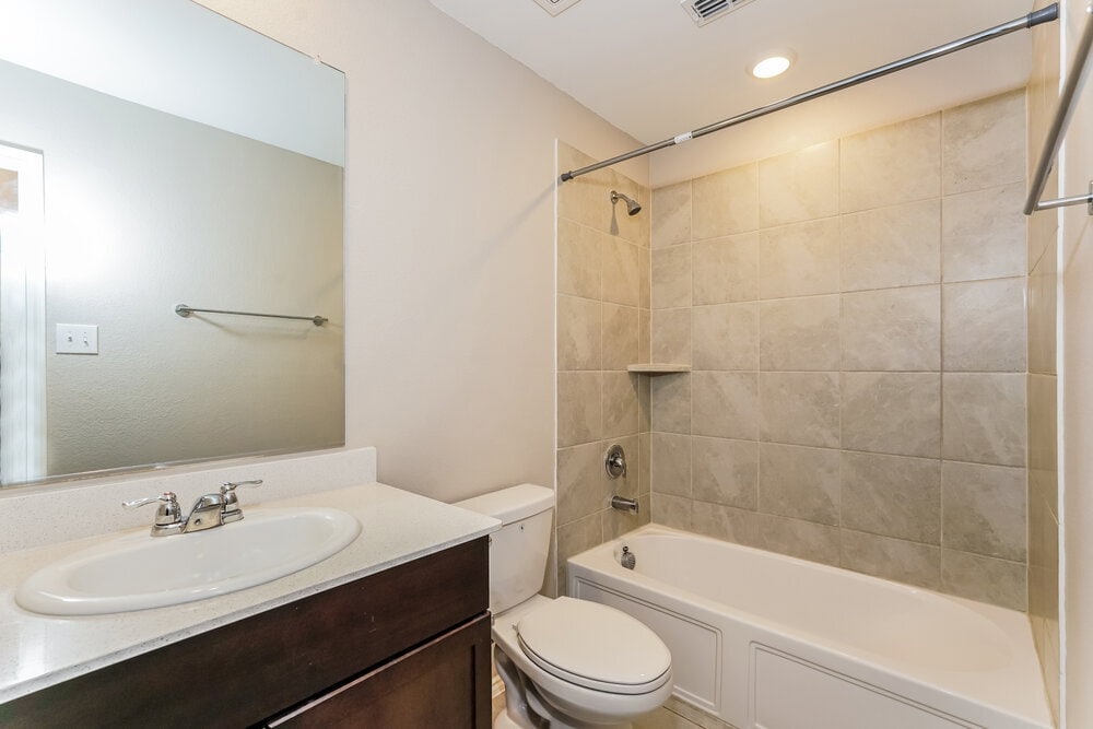 Building Photo - 360 Sun Bluff Rd