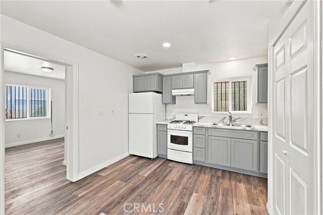 Building Photo - 10646 S Wilton Pl