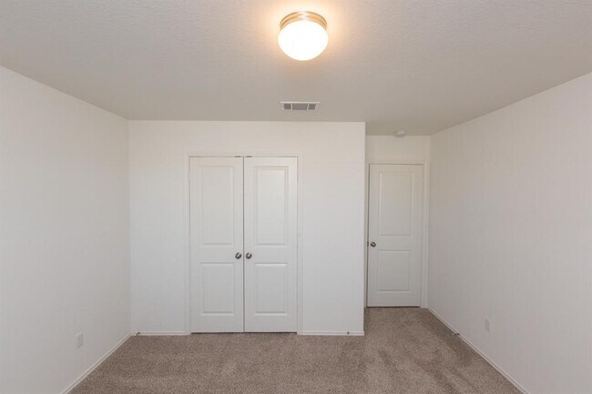 Building Photo - 1003 Honey Locust Wy