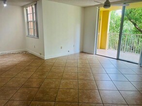 Building Photo - 19601 E Country Club Dr