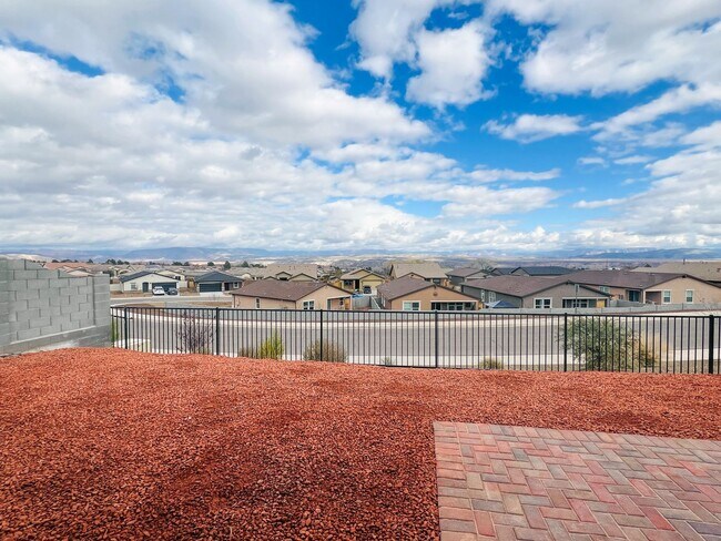 Building Photo - HOUSE - COTTONWOOD - Mesquite Hills HOA