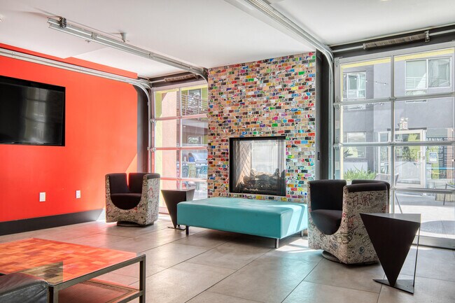 Building Photo - 200 S Los Angeles St