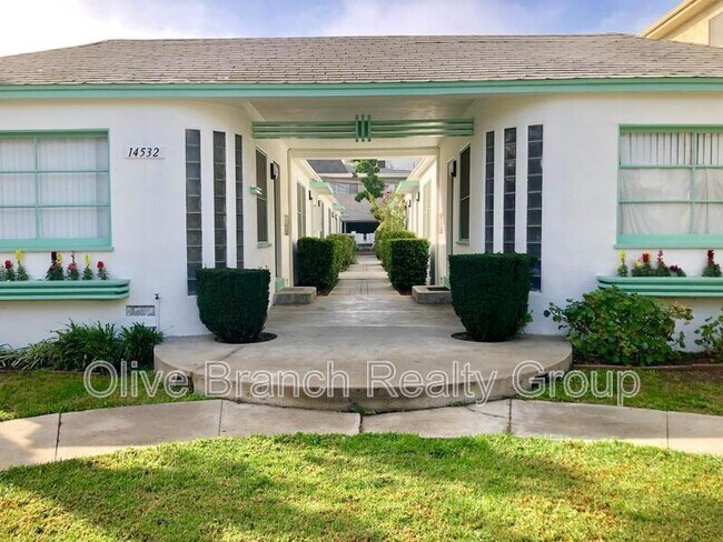 Primary Photo - 14532 Dickens St