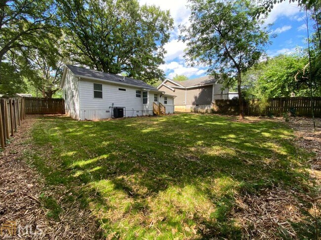 Building Photo - 1127 Dobbs Dr SE