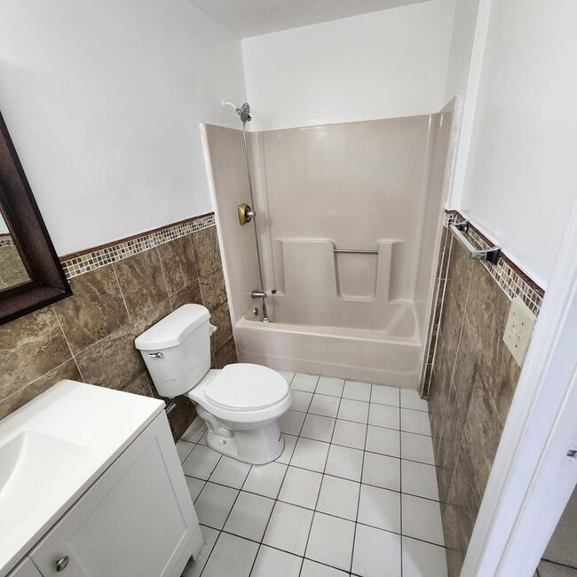 Building Photo - 948 SW 49th Terrace