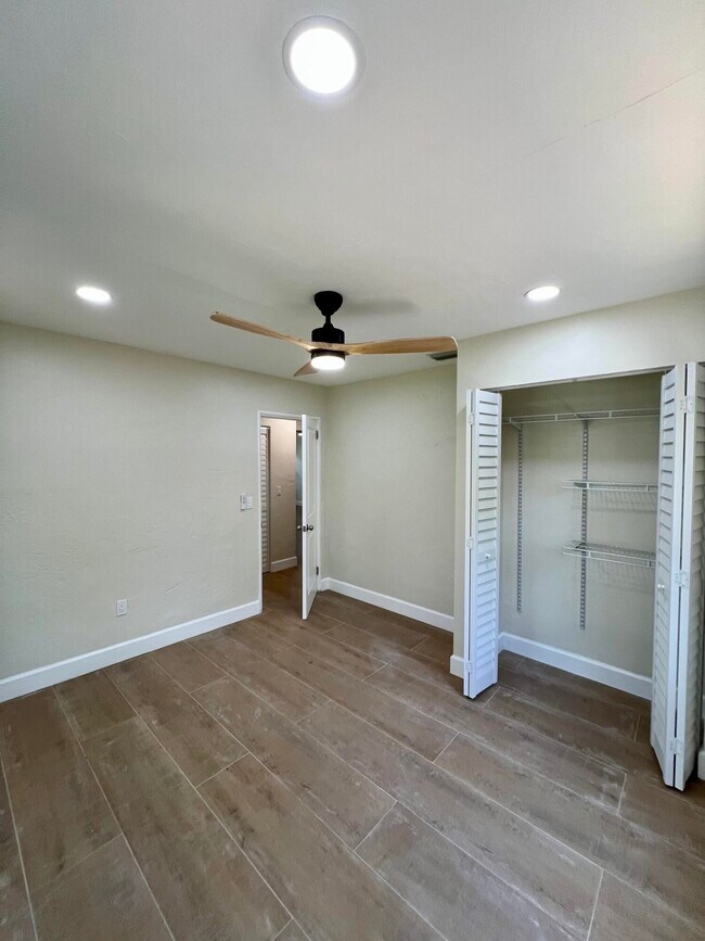 Building Photo - 3211 Floral Ave