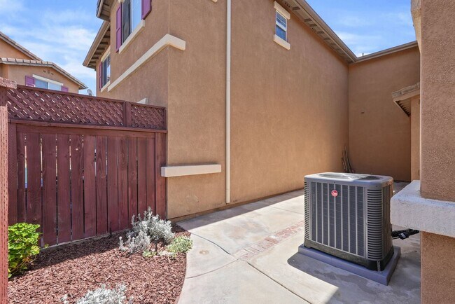 Building Photo - 39908 Millbrook Way