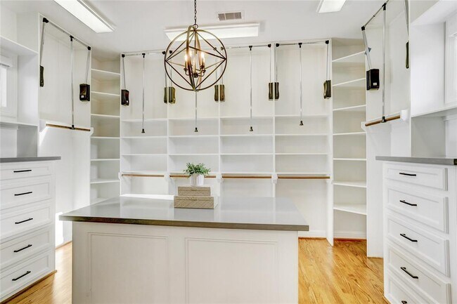 Building Photo - 3711 Tartan Ln