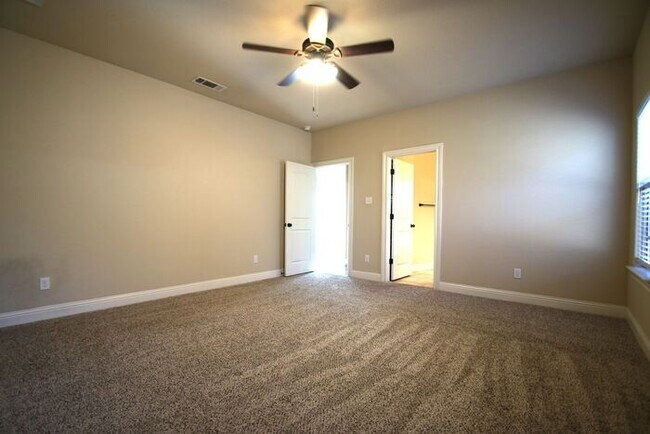 Building Photo - Ready Now! 3BD/2BA Home in Benbrook | Vaulted Ceilings | Gourmet Kitchen | 2-Car Garage | Landsca...