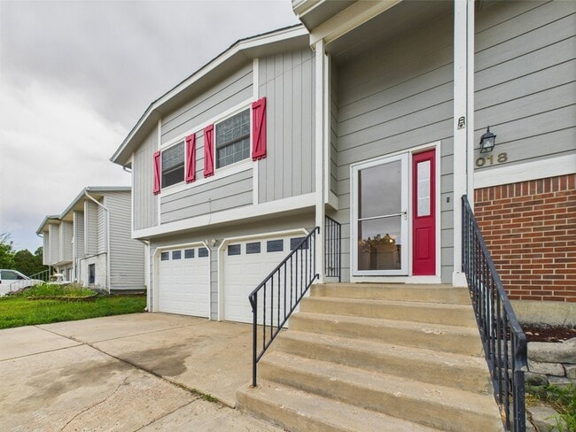 Building Photo - 1018 Rancher Dr