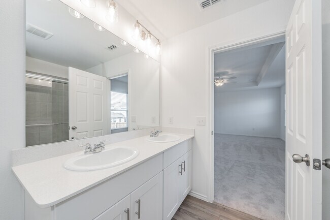 Building Photo - 847 Lake Fletcher Rd