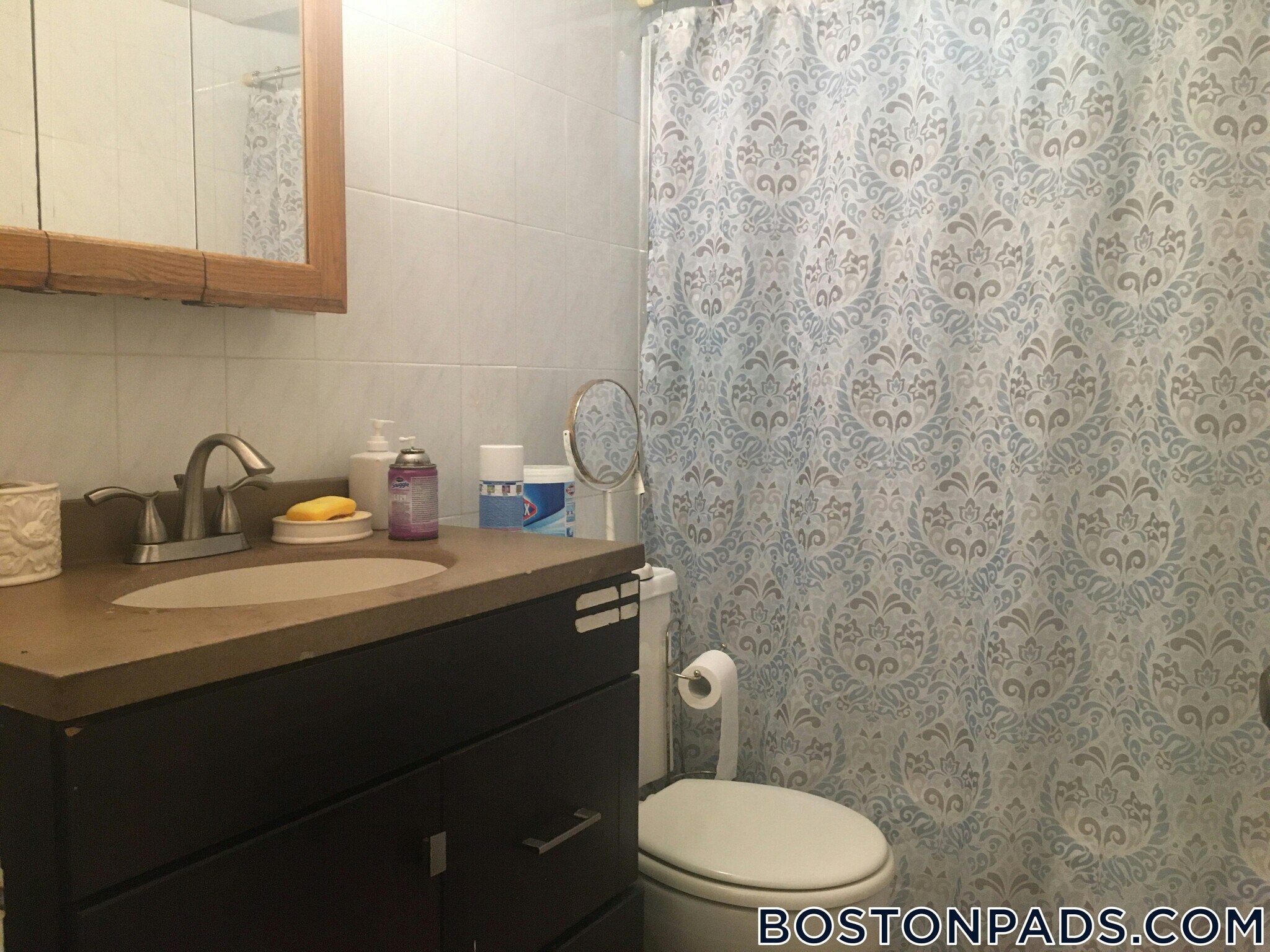 Building Photo - 96 Maple St