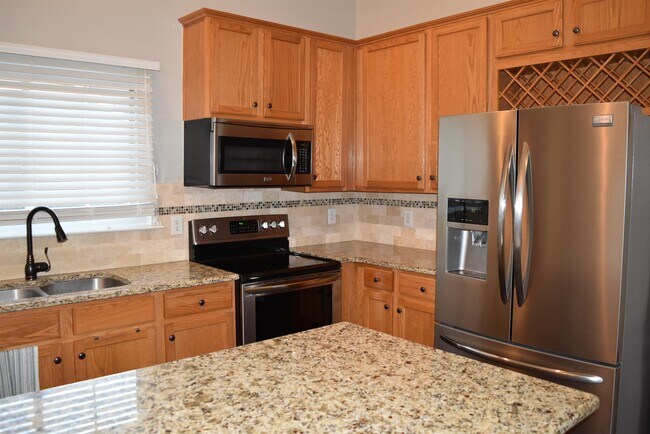 Building Photo - 6832 Brancusi Ct