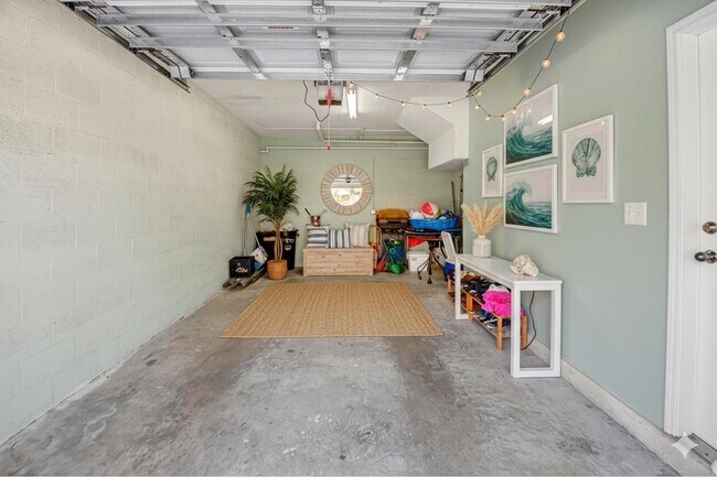 Building Photo - 501 Belmont Pl