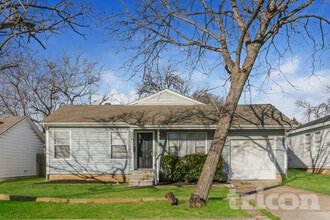 Building Photo - 737 SE 3rd St